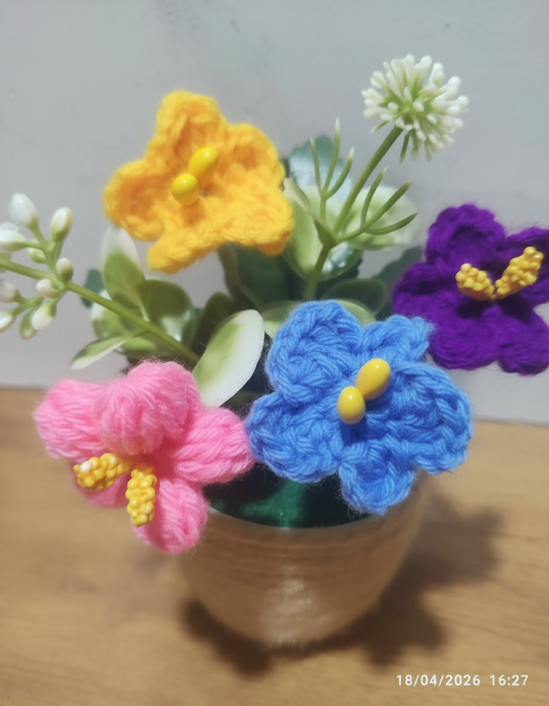 Handmade Crochet Flower Pot – Everlasting Bloom Decor